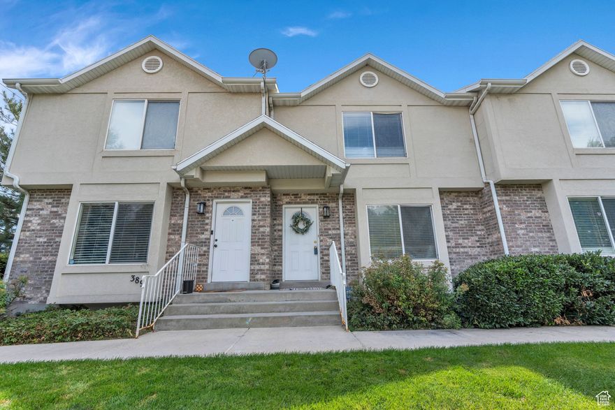 This quaint townhome has new paint, flooring, and kitchen countertops. Great functionality and ample space with 3 bedrooms and 3 full bathrooms. Great location with quick access to all amenities. All information, figures, and documentation provided as a courtesy, buyer to verify all information.