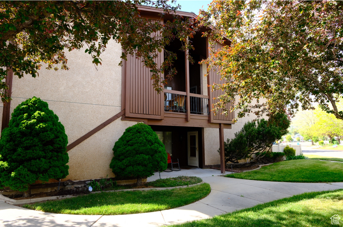 THREE FOUNTAINS - Residential