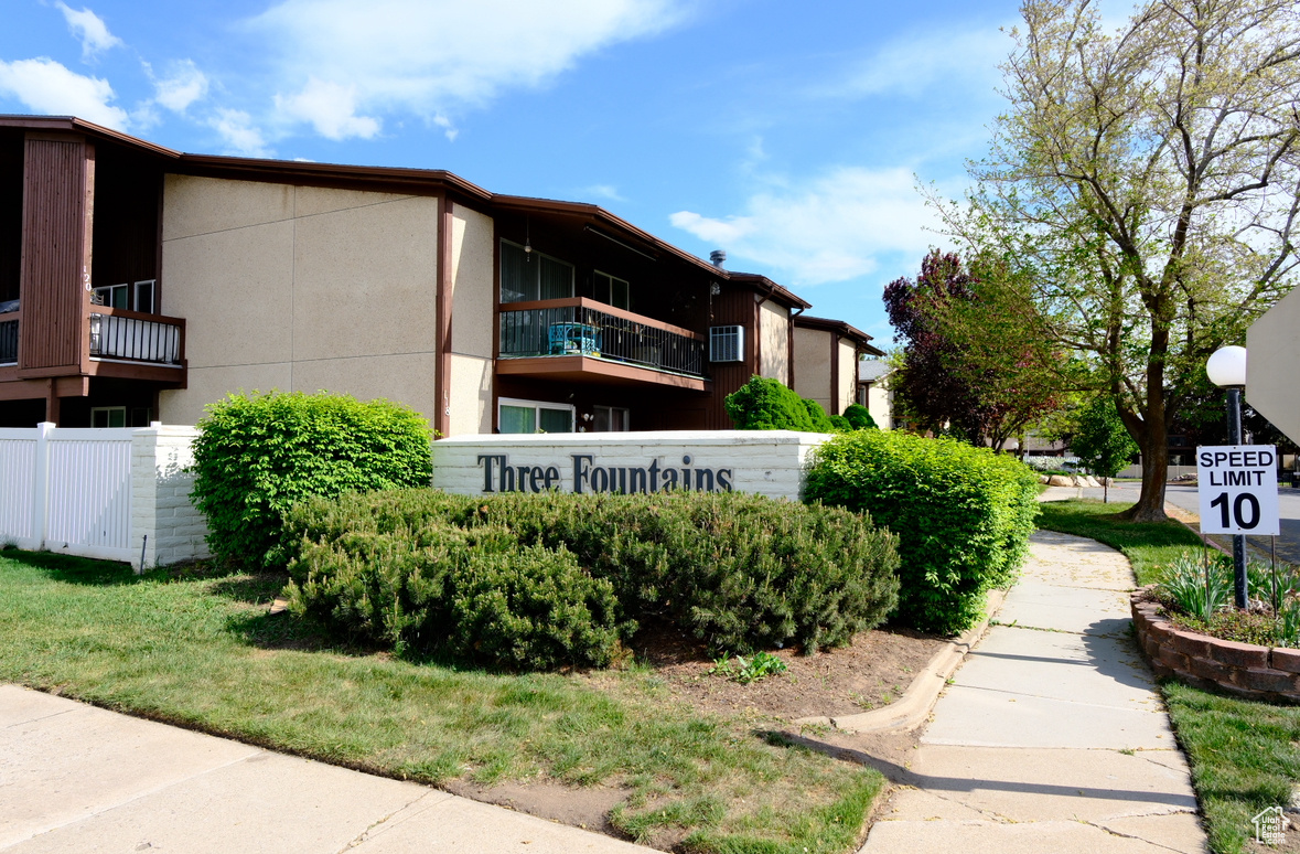 THREE FOUNTAINS - Residential