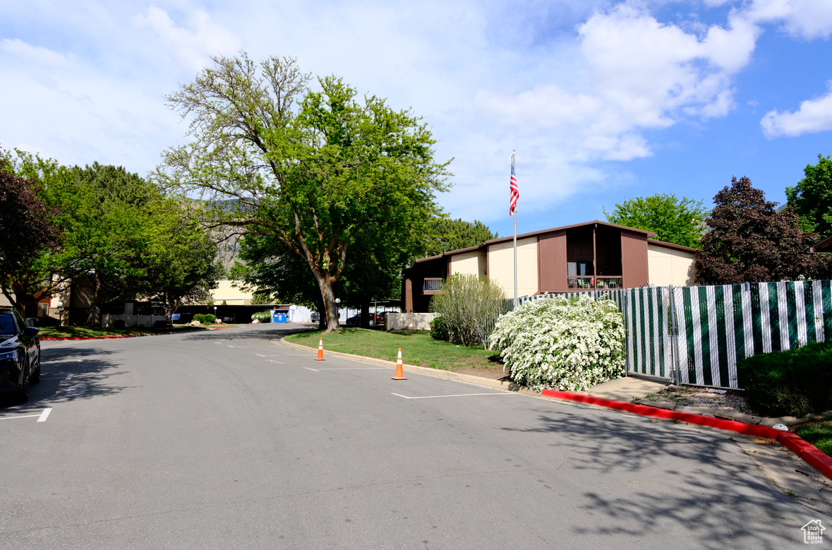THREE FOUNTAINS - Residential