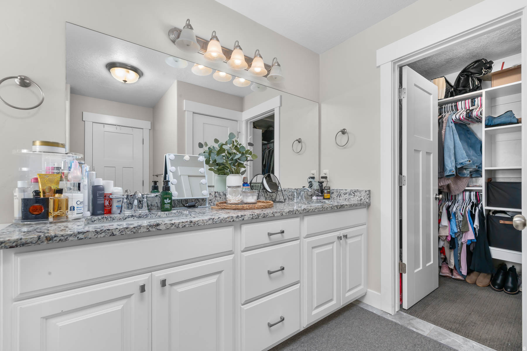 BONNEVILLE VISTA - Residential