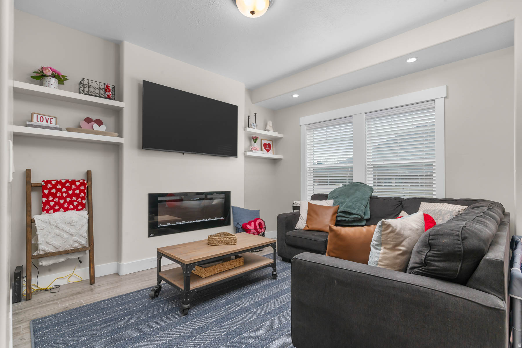 BONNEVILLE VISTA - Residential