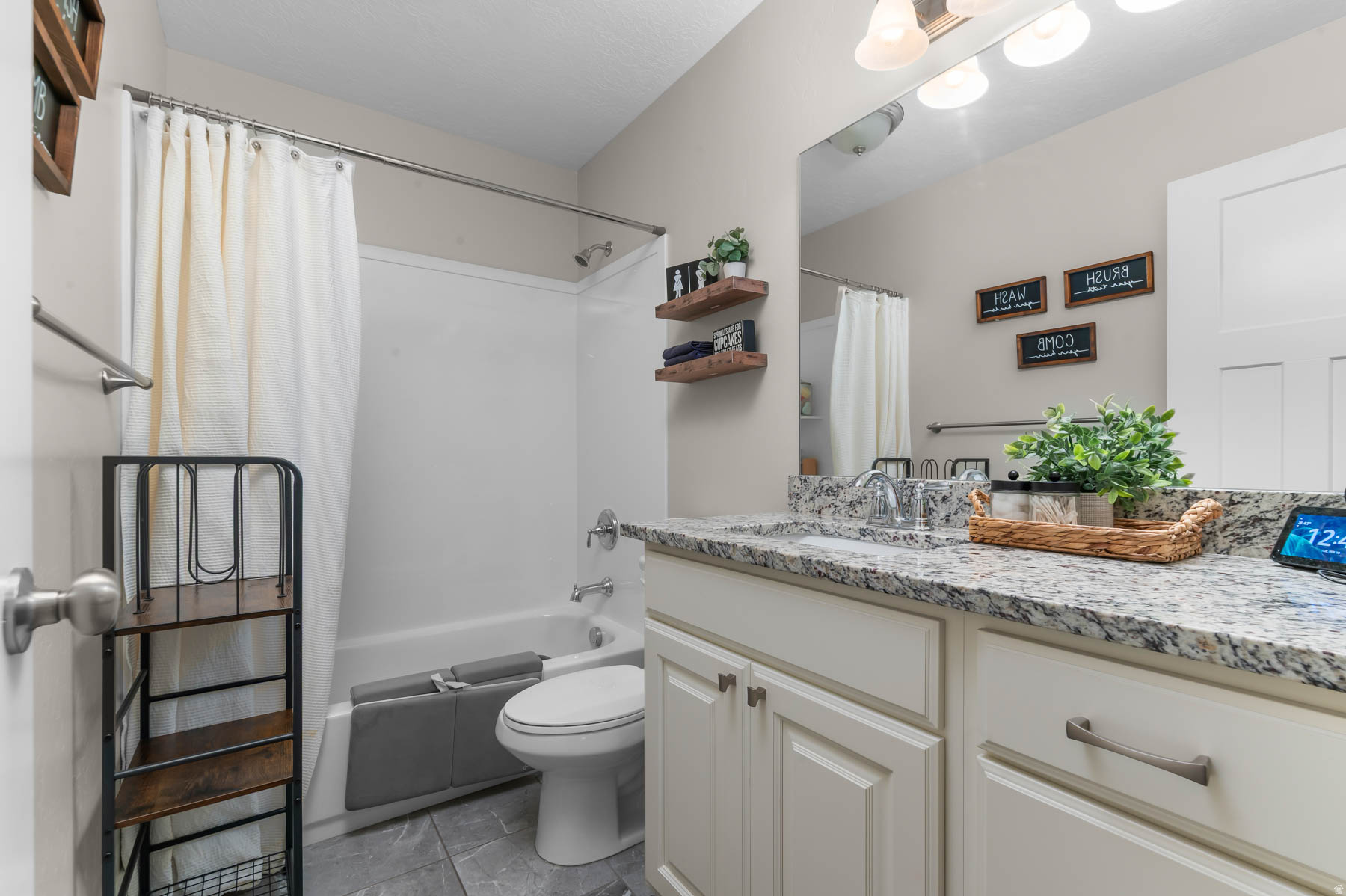 BONNEVILLE VISTA - Residential