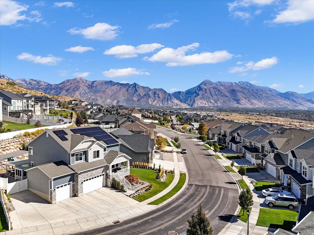 Photo of 882 W SPRING DEW LN N, Lehi, UT 84048 (MLS # 2152432)