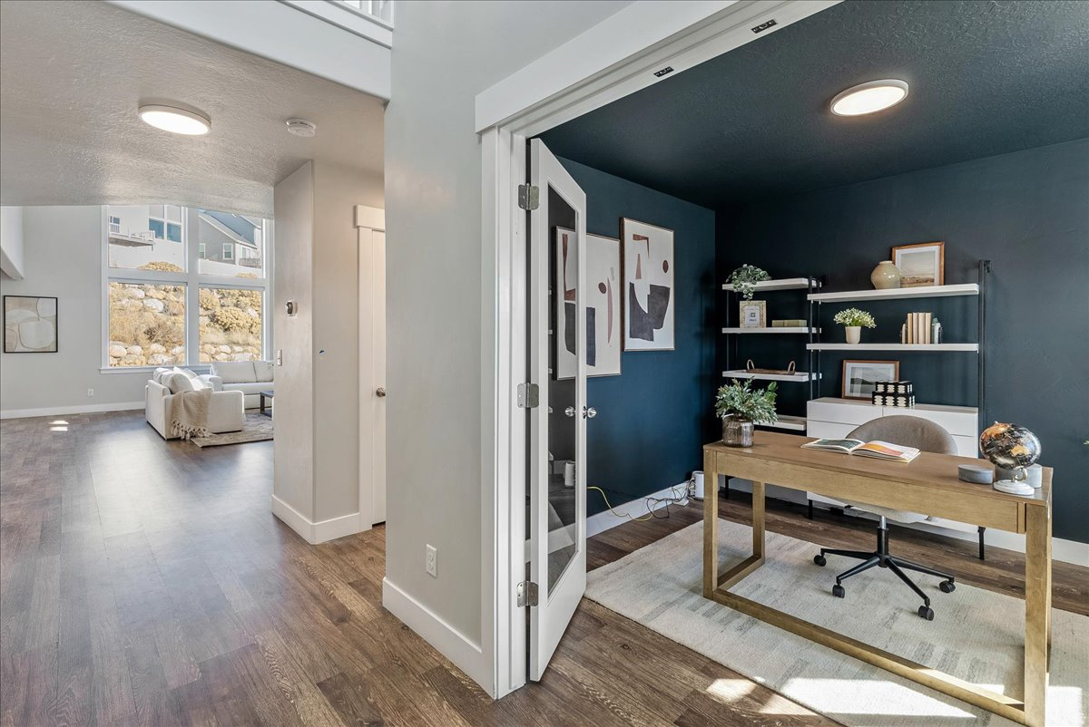 CANYON HILLS - Residential