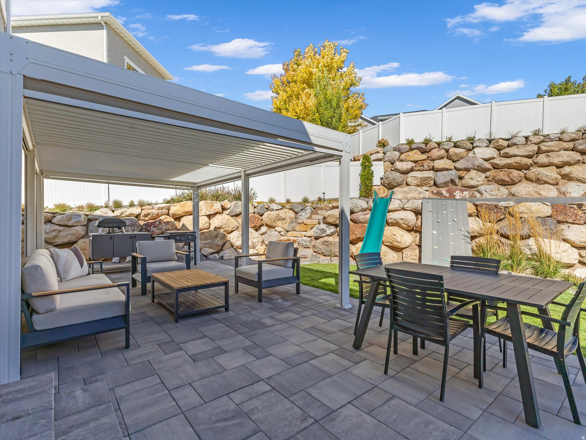 CANYON HILLS - Residential