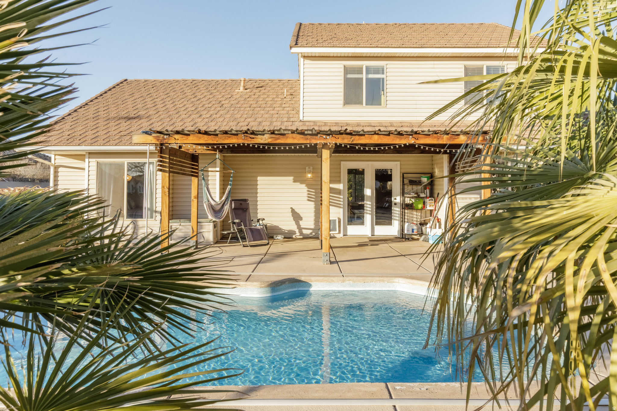 MEADOW LANE EST - Residential