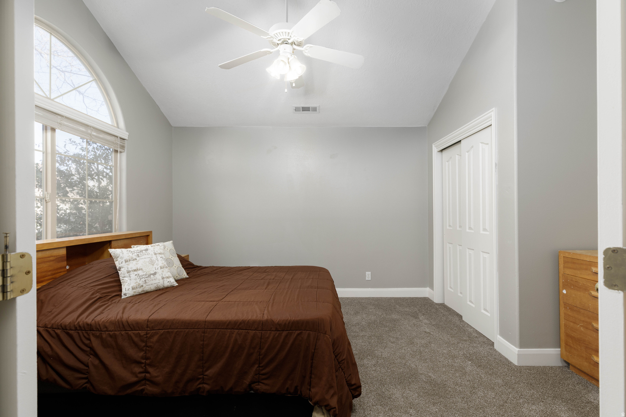 MEADOW LANE EST - Residential