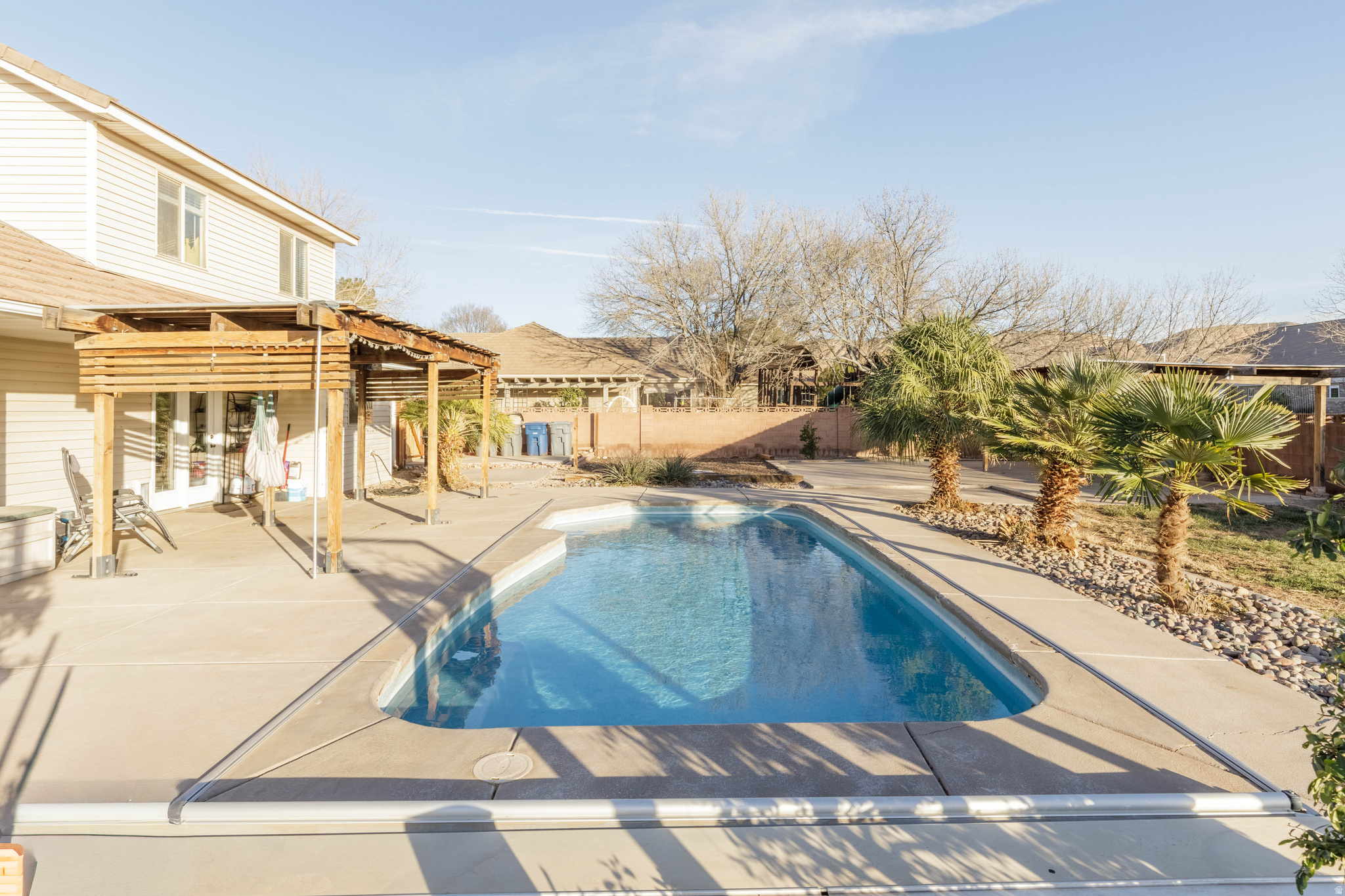 MEADOW LANE EST - Residential