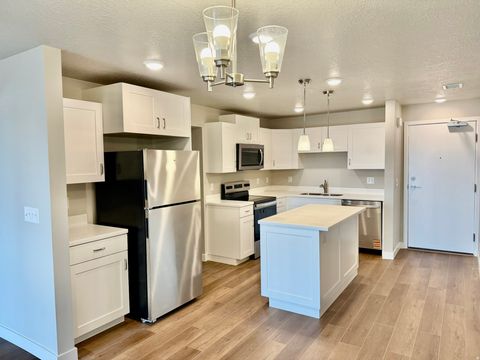 Tiny photo for 1032 E 400 S #501B, Salt Lake City, UT 84102 (MLS # 2142636)