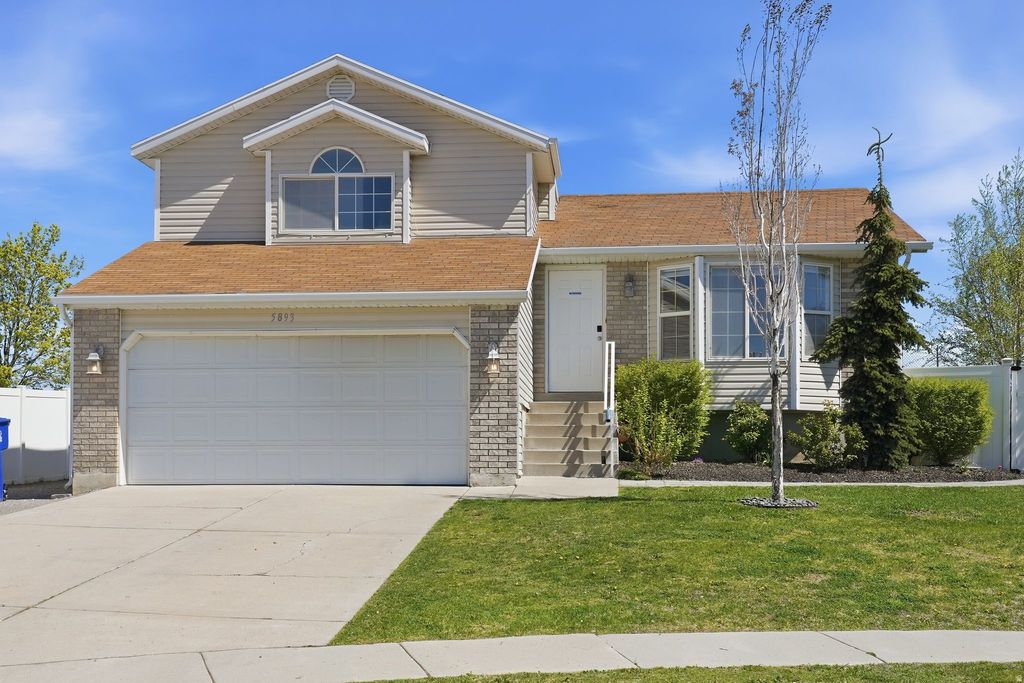 Photo of 5893 S ALPINE CREST CIR, Salt Lake City, UT 84118 (MLS # 2148333)