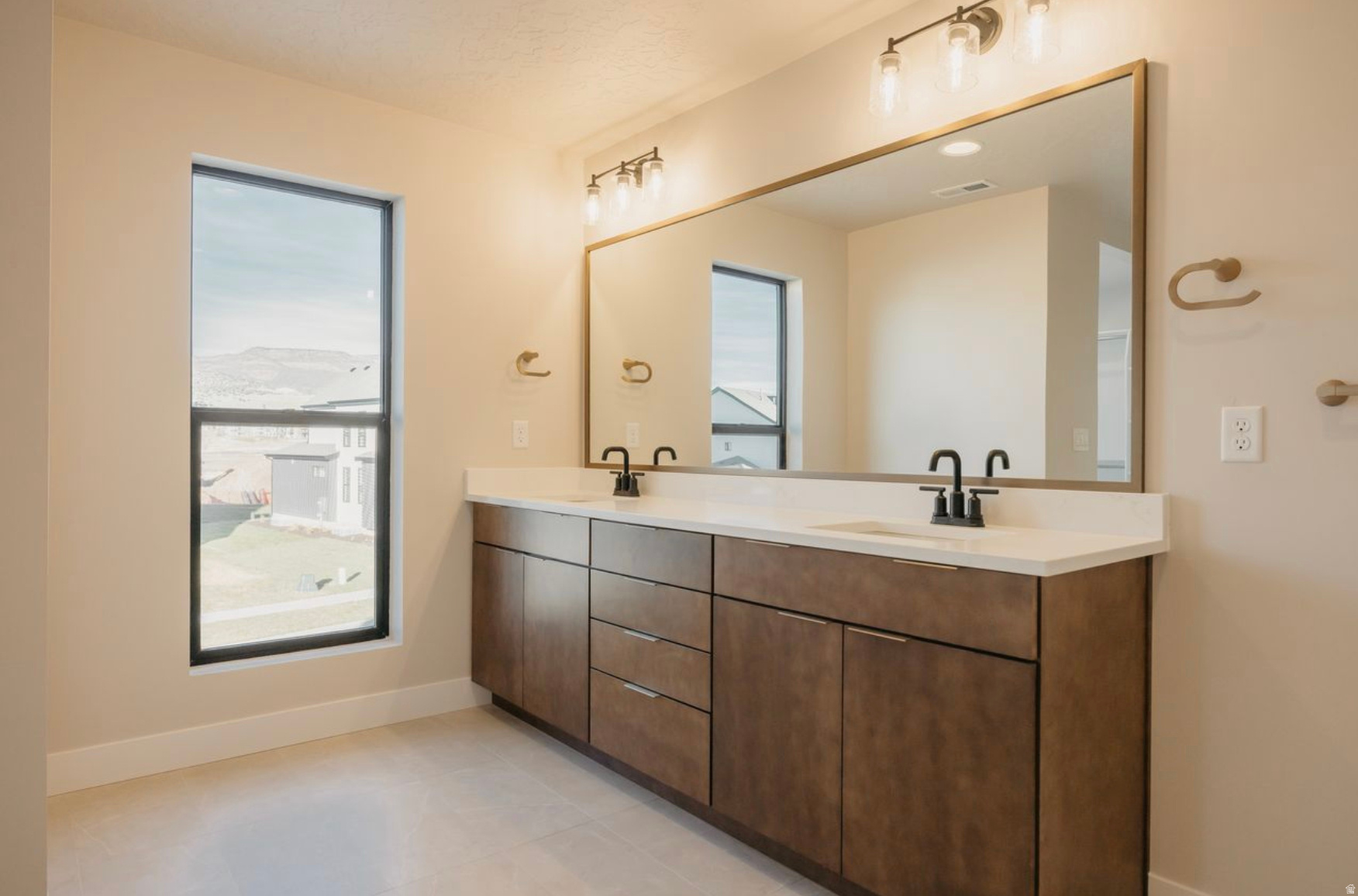 CROSSINGS AT LAKE CREEK - Residential