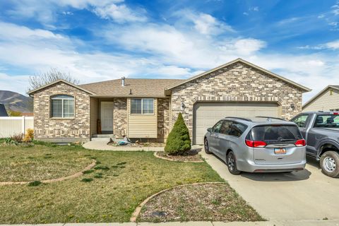 Photo of 2882 S ADAM HILL WAY W, Magna, UT 84044 (MLS # 2147072)