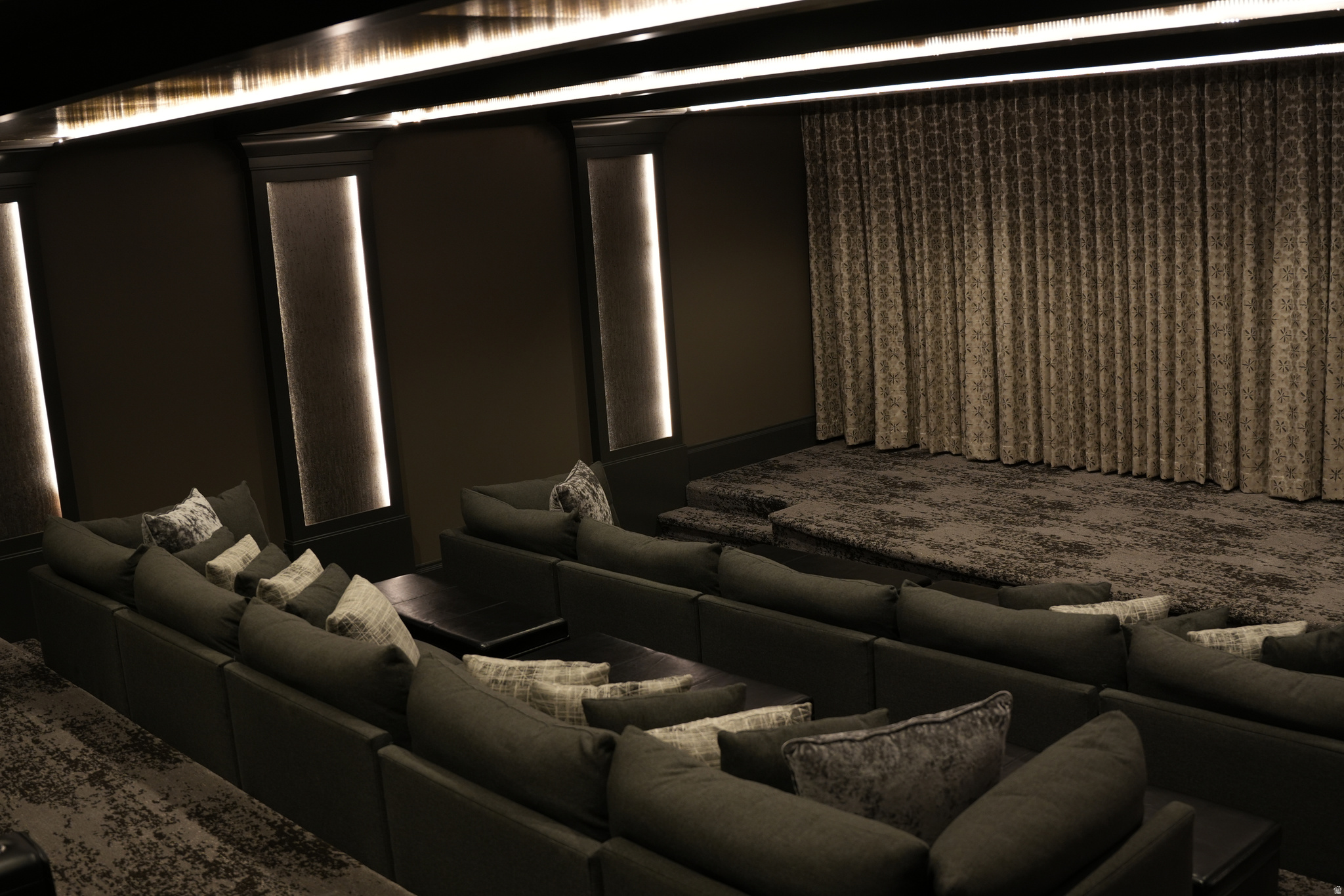 ASHBY LANE - Residential