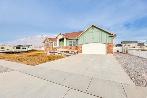 Tiny photo for 3942 N 2650 W, Farr West, UT 84404 (MLS # 2134525)