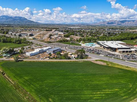 Photo of 30 E SOUTH LN, Spanish Fork, UT 84660 (MLS # 2156946)