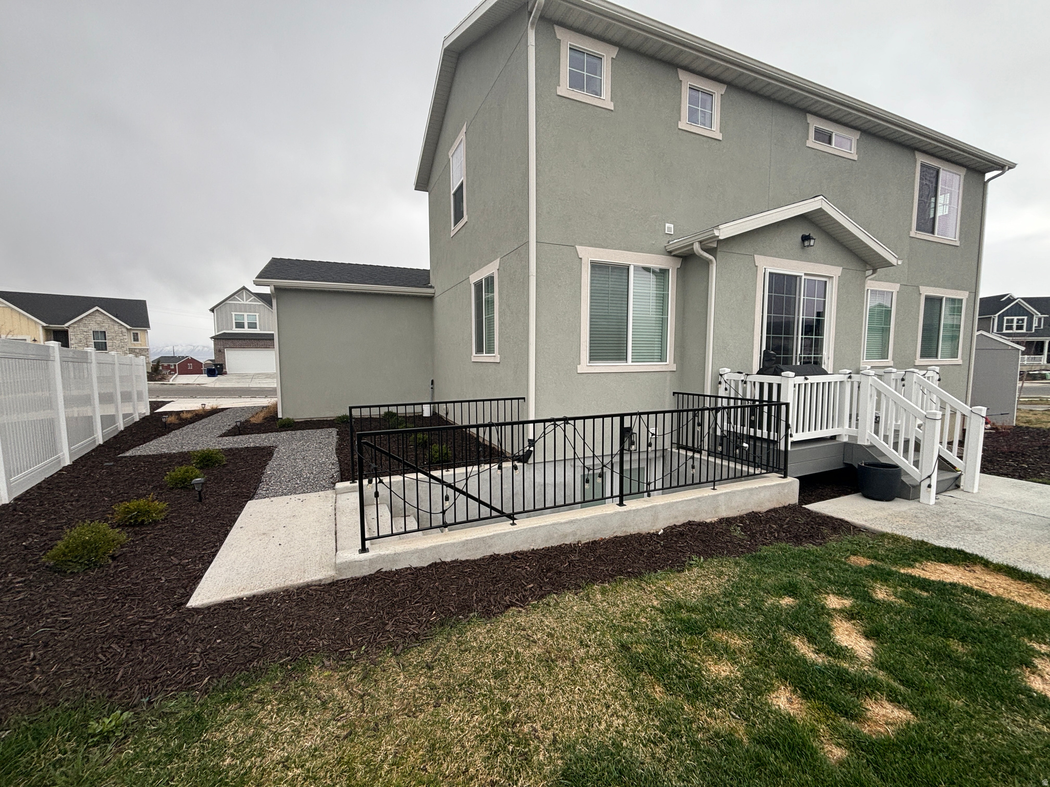 HIDDEN OAKS - Residential