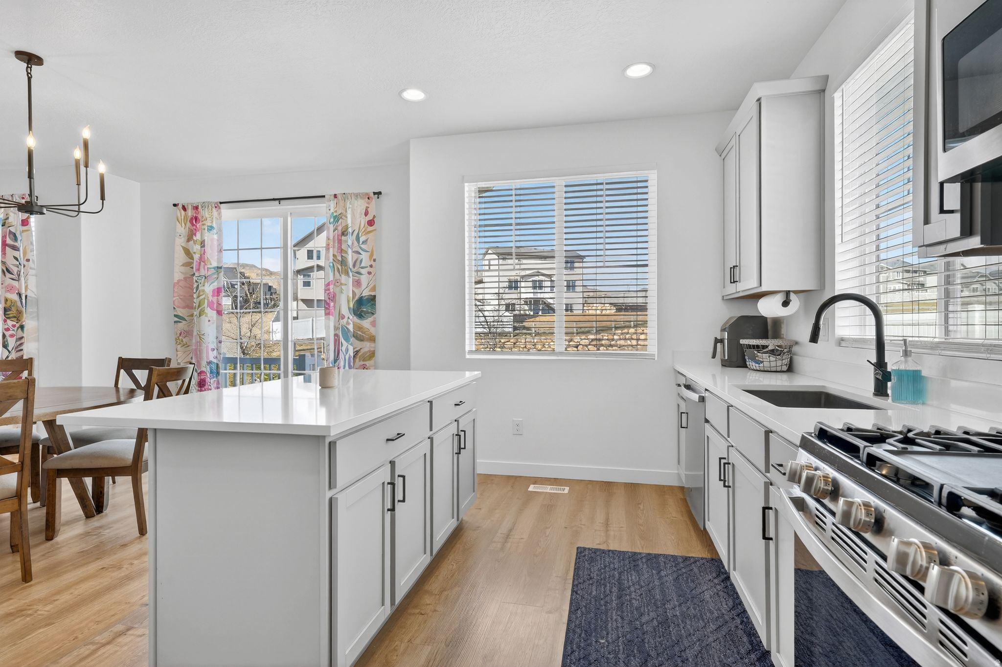 HIDDEN OAKS - Residential