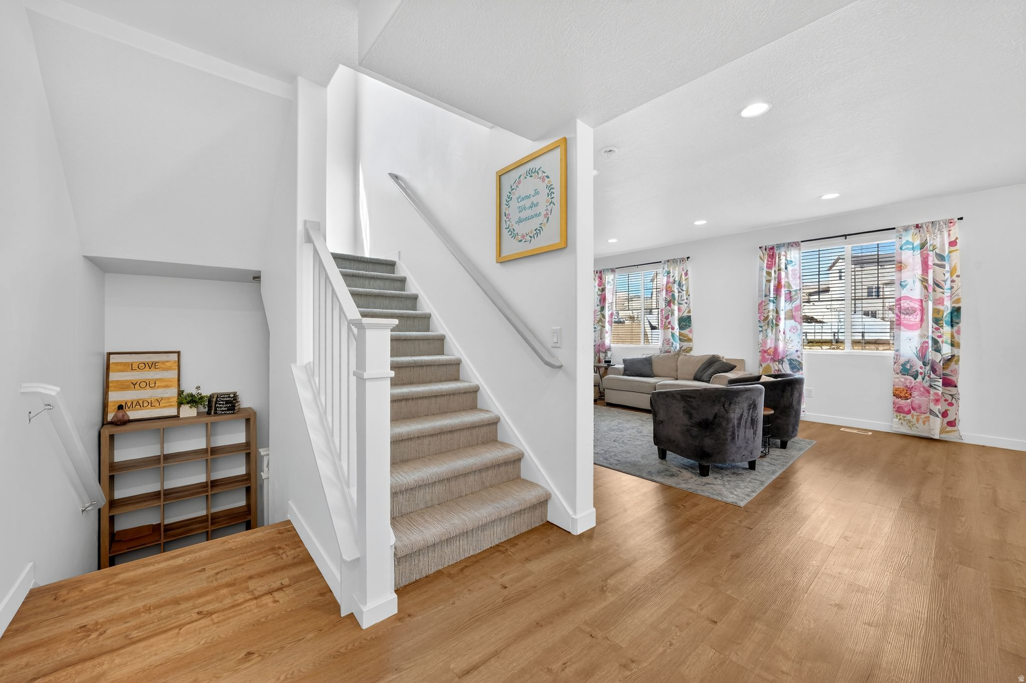 HIDDEN OAKS - Residential