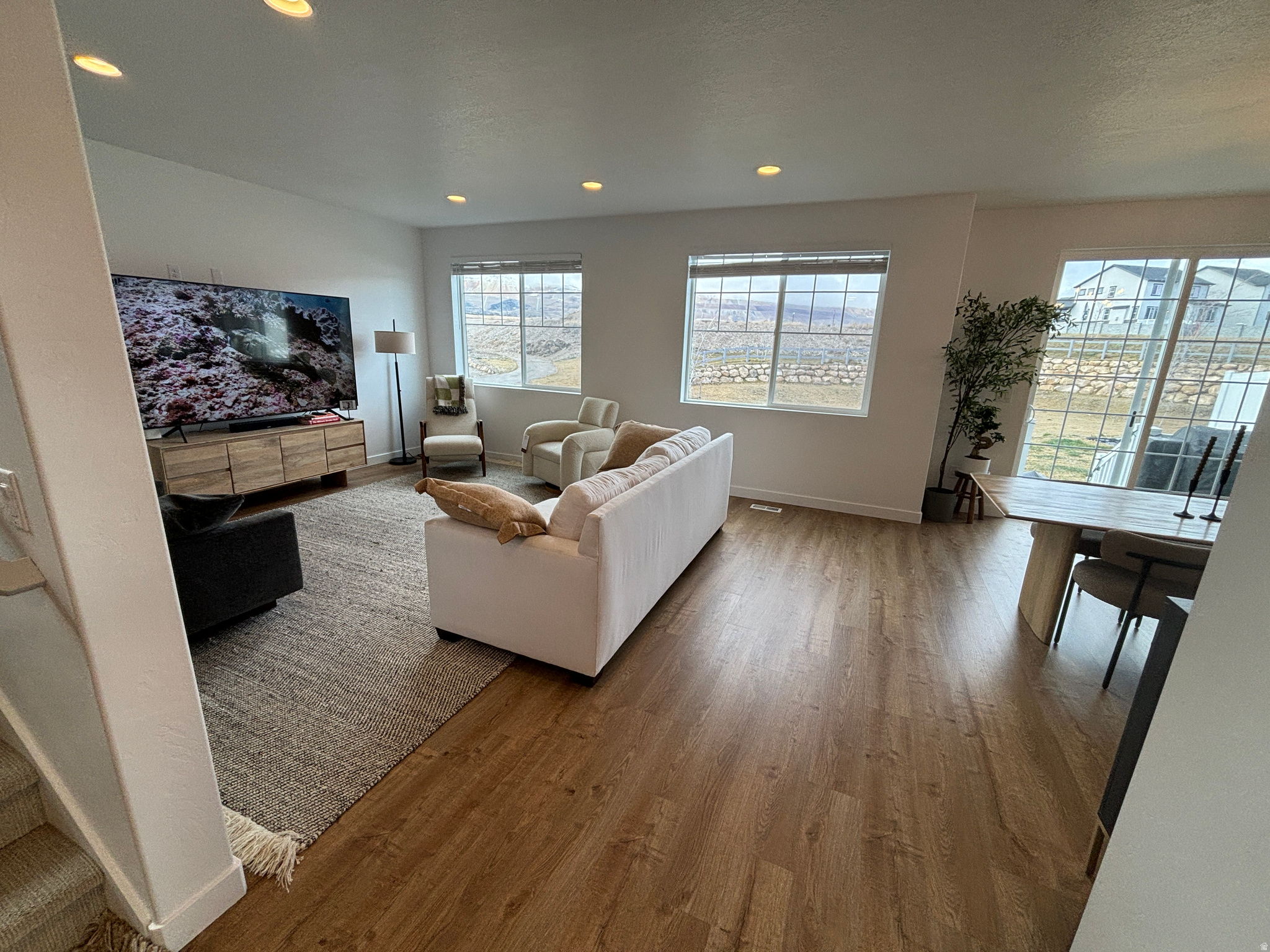 HIDDEN OAKS - Residential