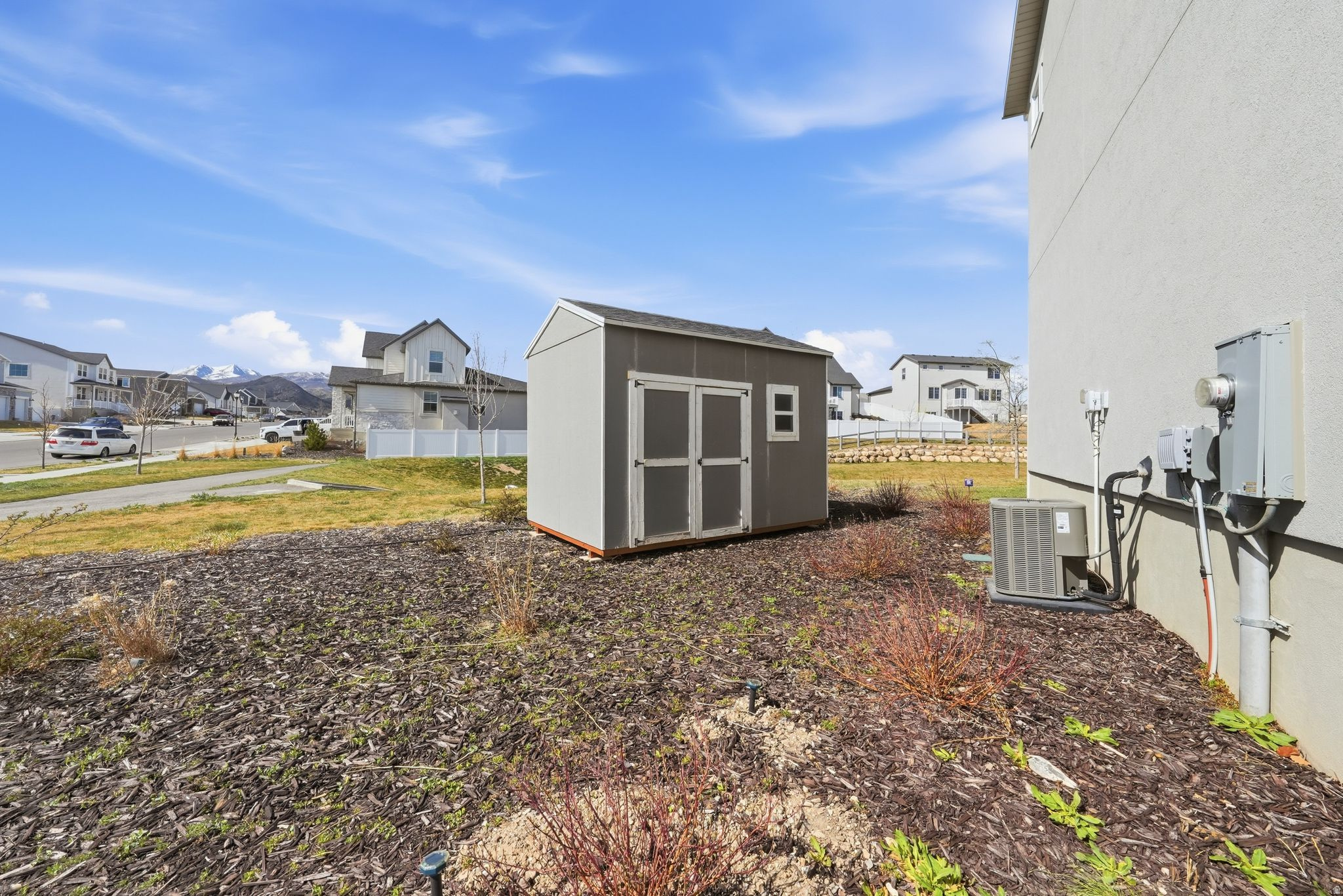 HIDDEN OAKS - Residential