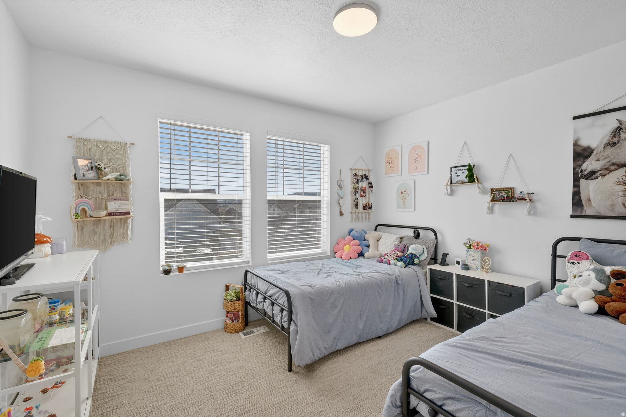 HIDDEN OAKS - Residential