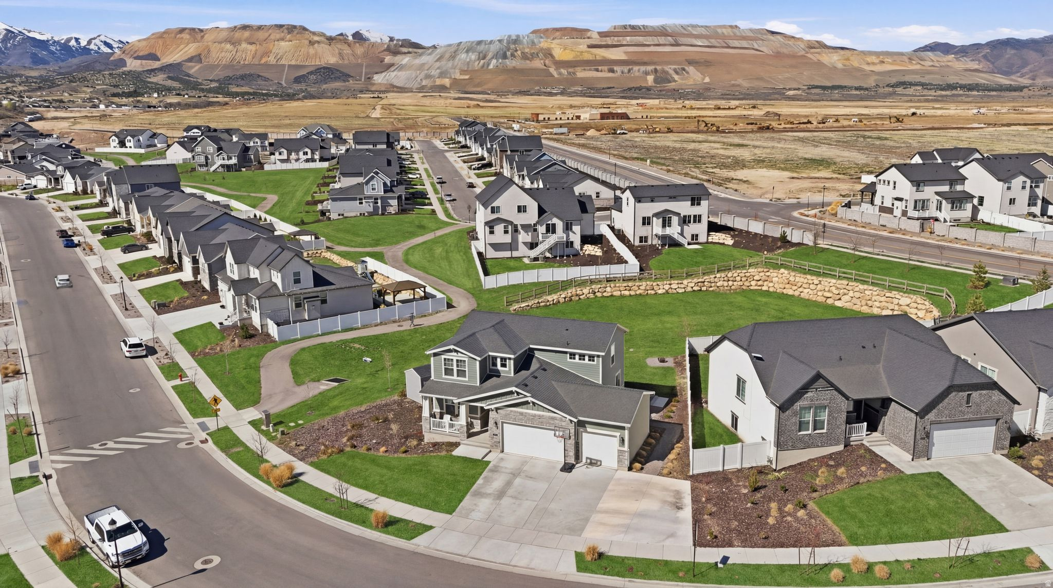 HIDDEN OAKS - Residential