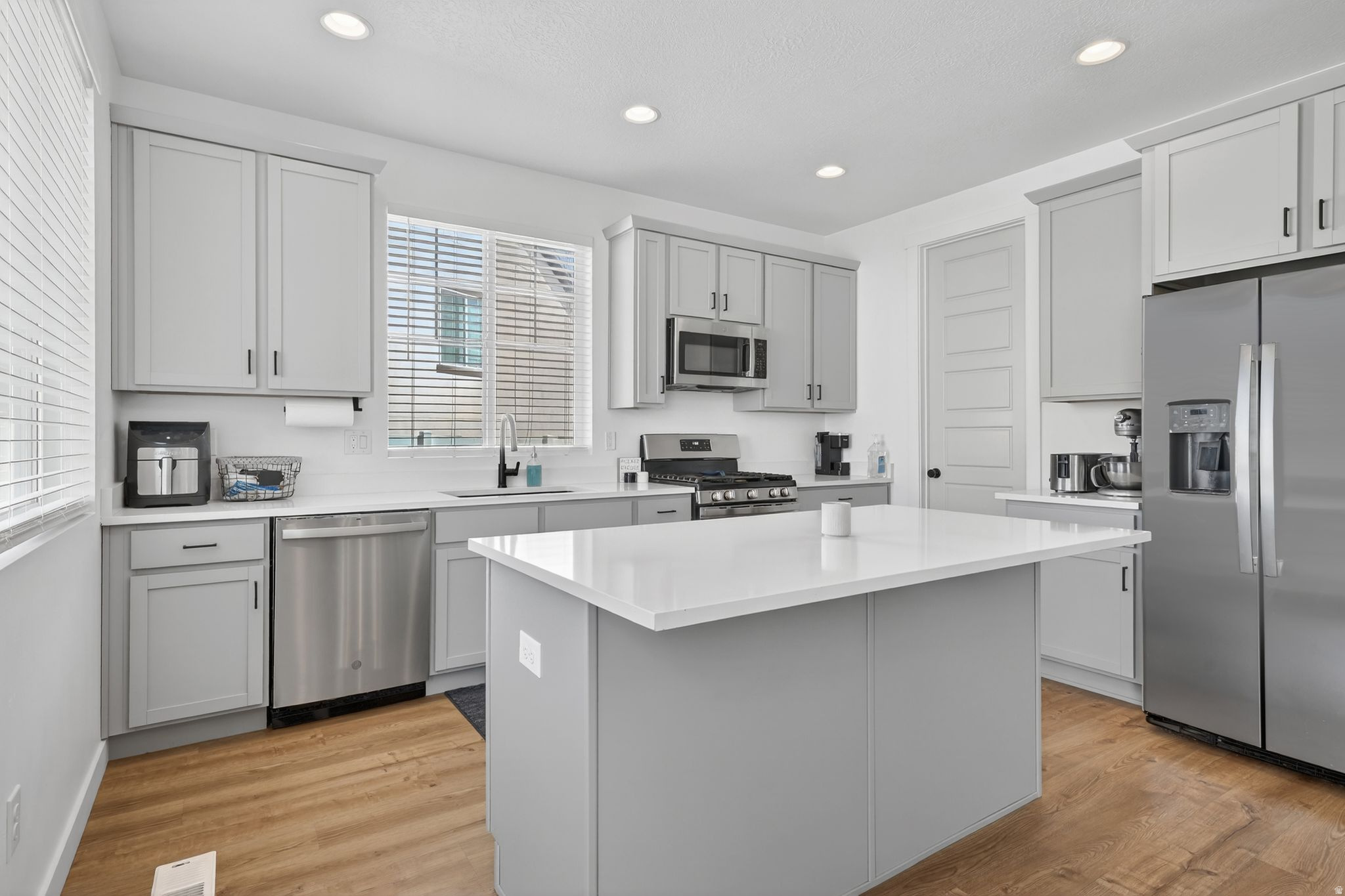 HIDDEN OAKS - Residential