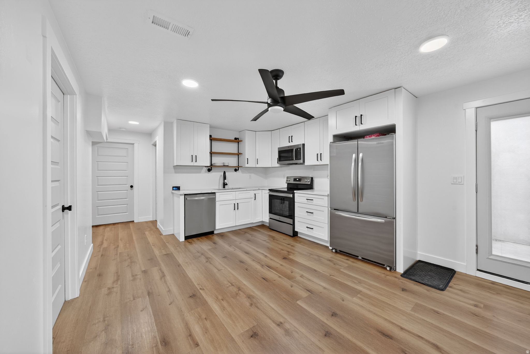 HIDDEN OAKS - Residential