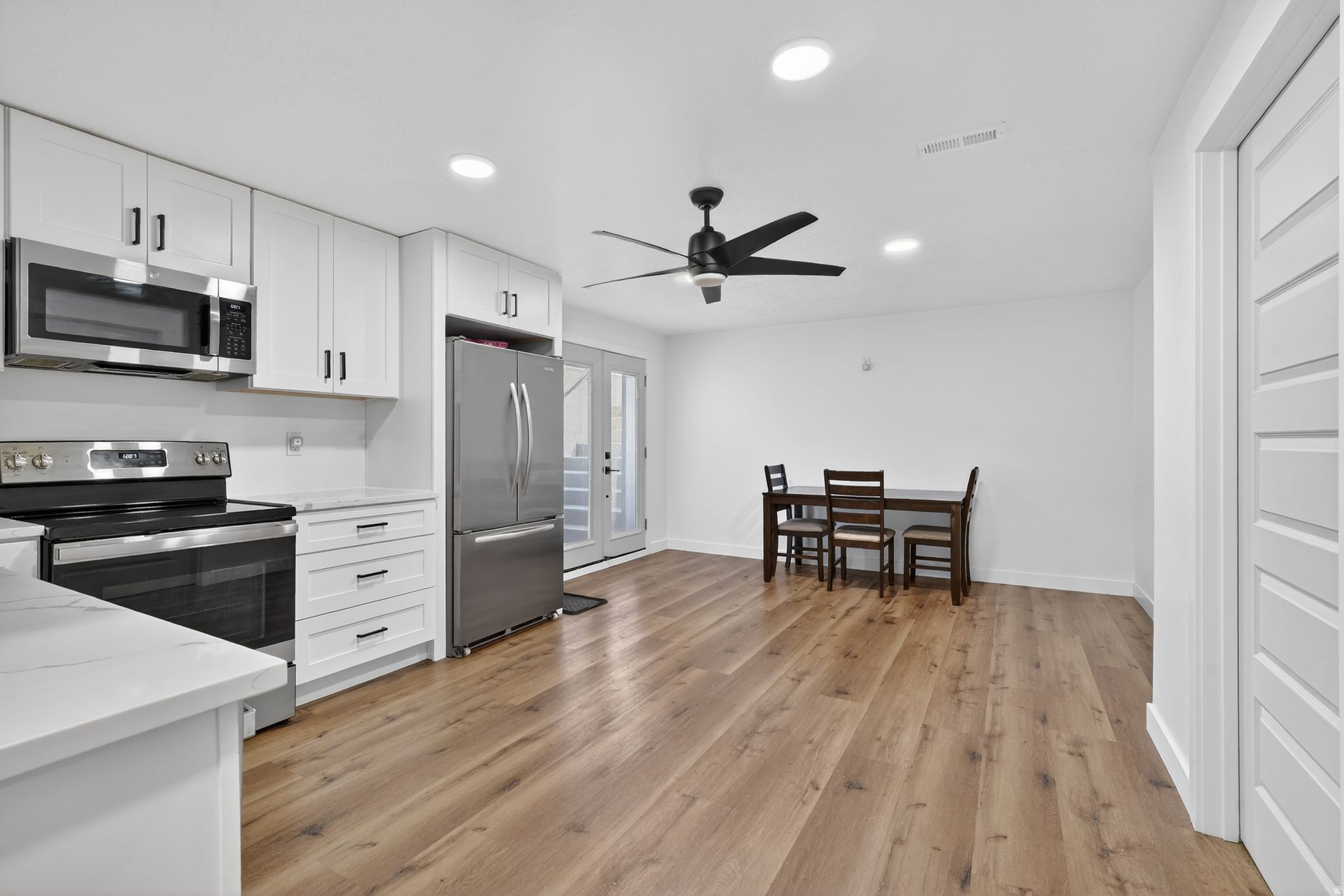 HIDDEN OAKS - Residential