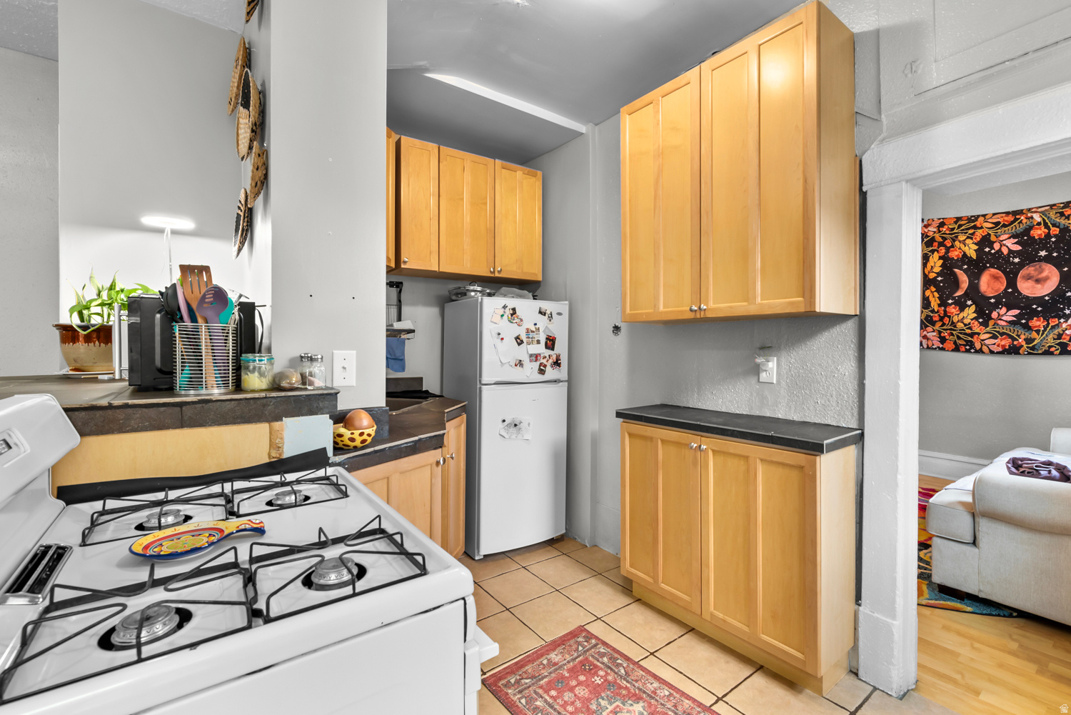 CAPITOL - Residential Income