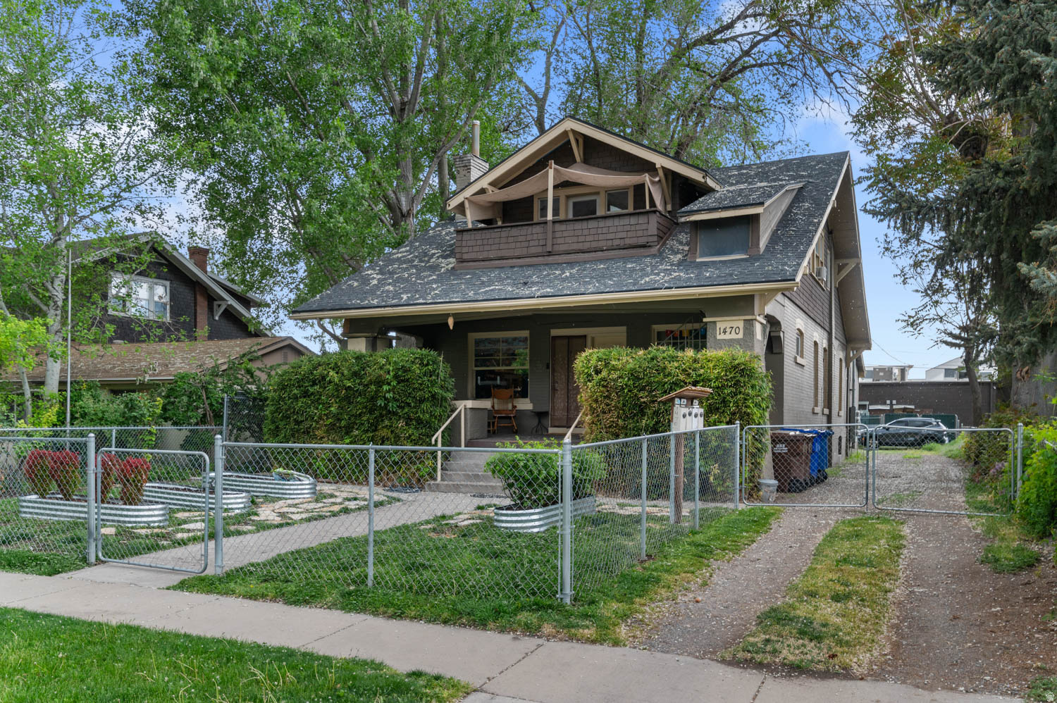 CAPITOL - Residential Income