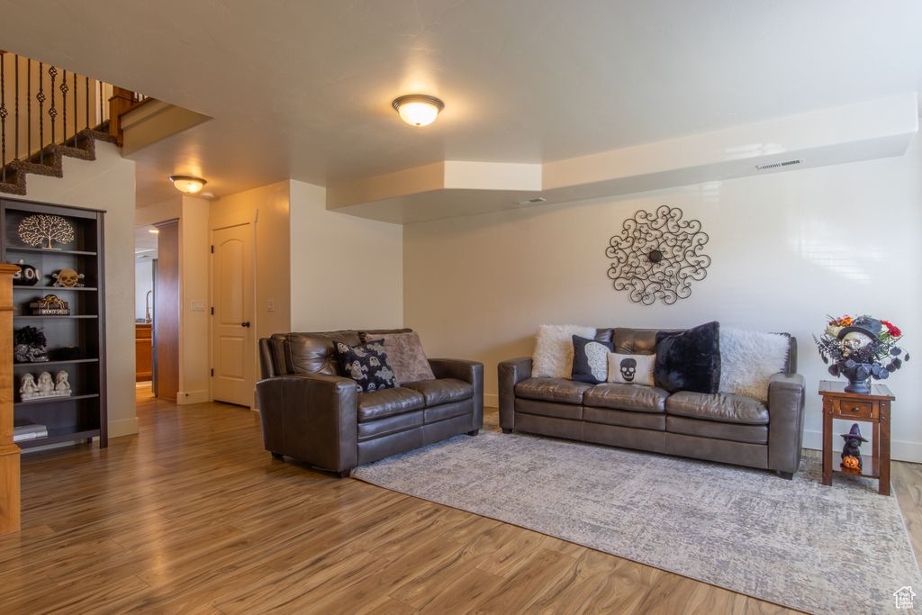 Photo of 210 S TAMARAK CIR W, Lehi, UT 84043 (MLS # 2119461)