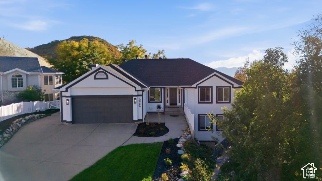 Photo of 3936 HUNTINGTON CIR, Bountiful, UT 84010 (MLS # 2188587)