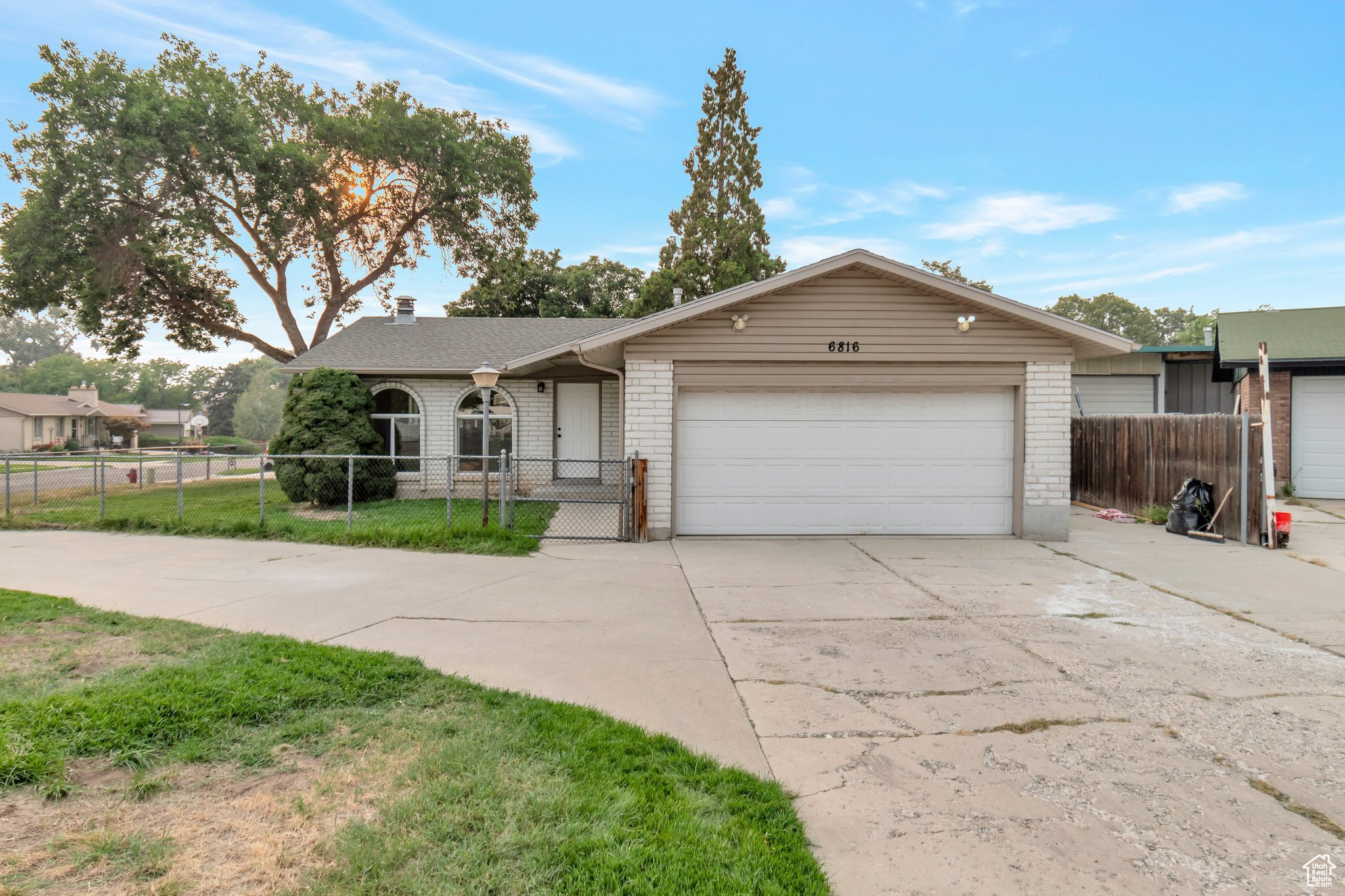 6816 S Normandy Cir, Midvale, Utah image 2