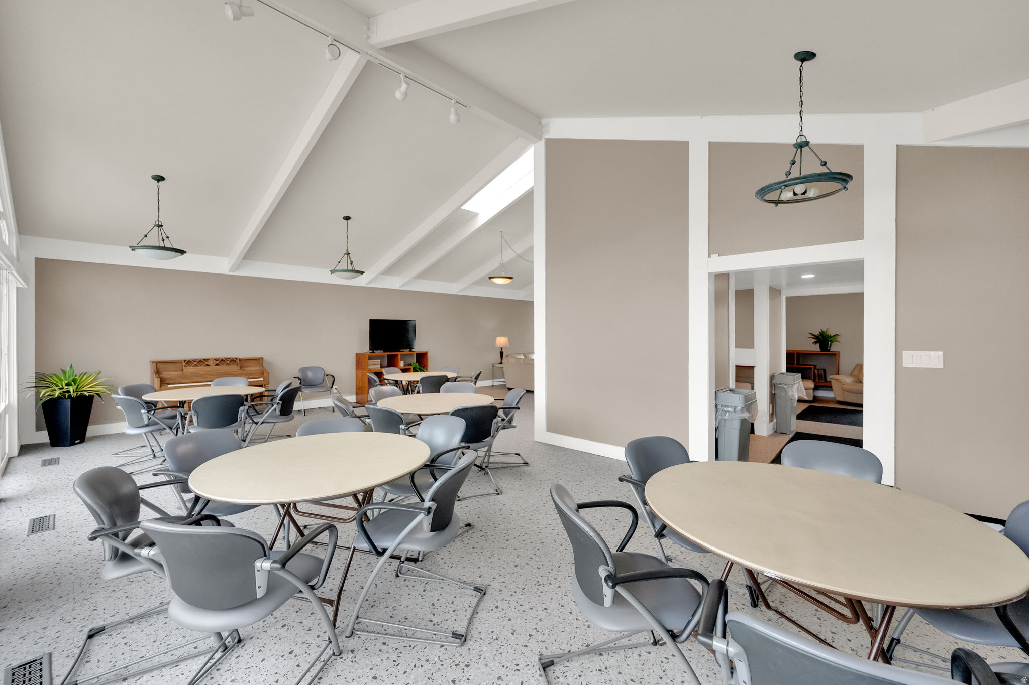 THREE FOUNTAINS EAST - Residential