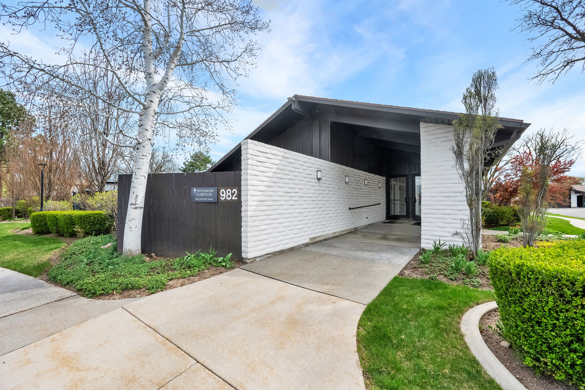 THREE FOUNTAINS EAST - Residential