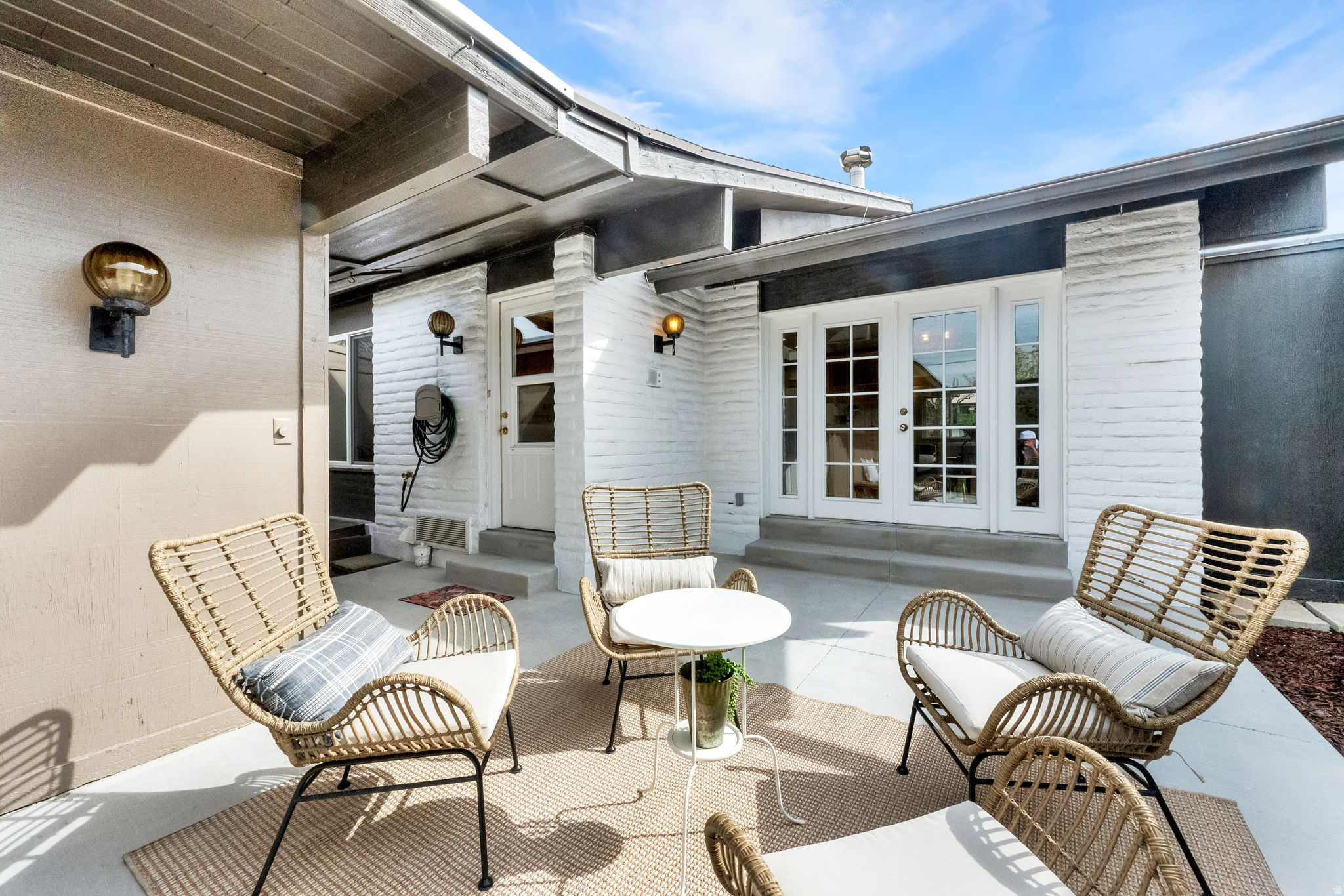 THREE FOUNTAINS EAST - Residential