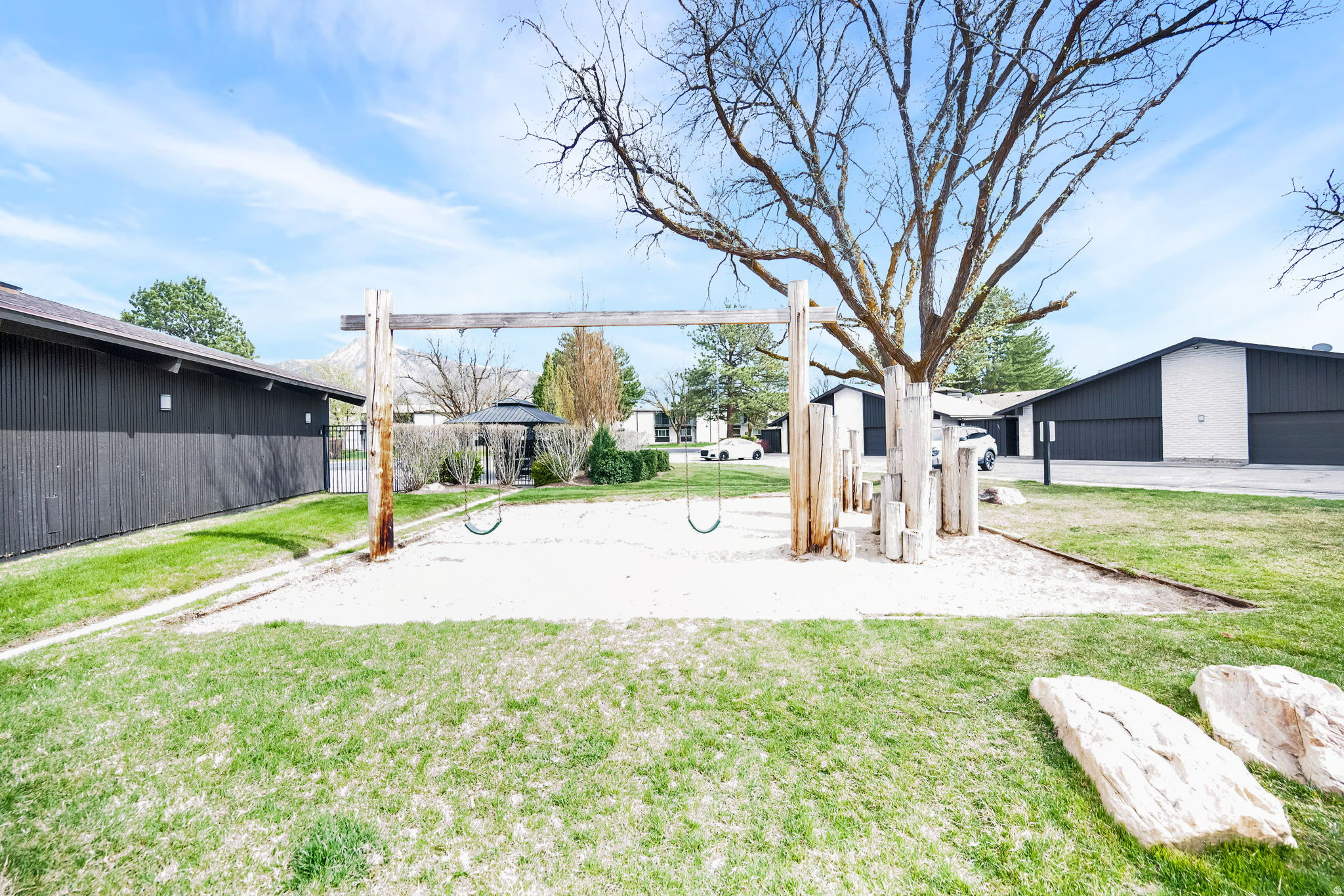 THREE FOUNTAINS EAST - Residential