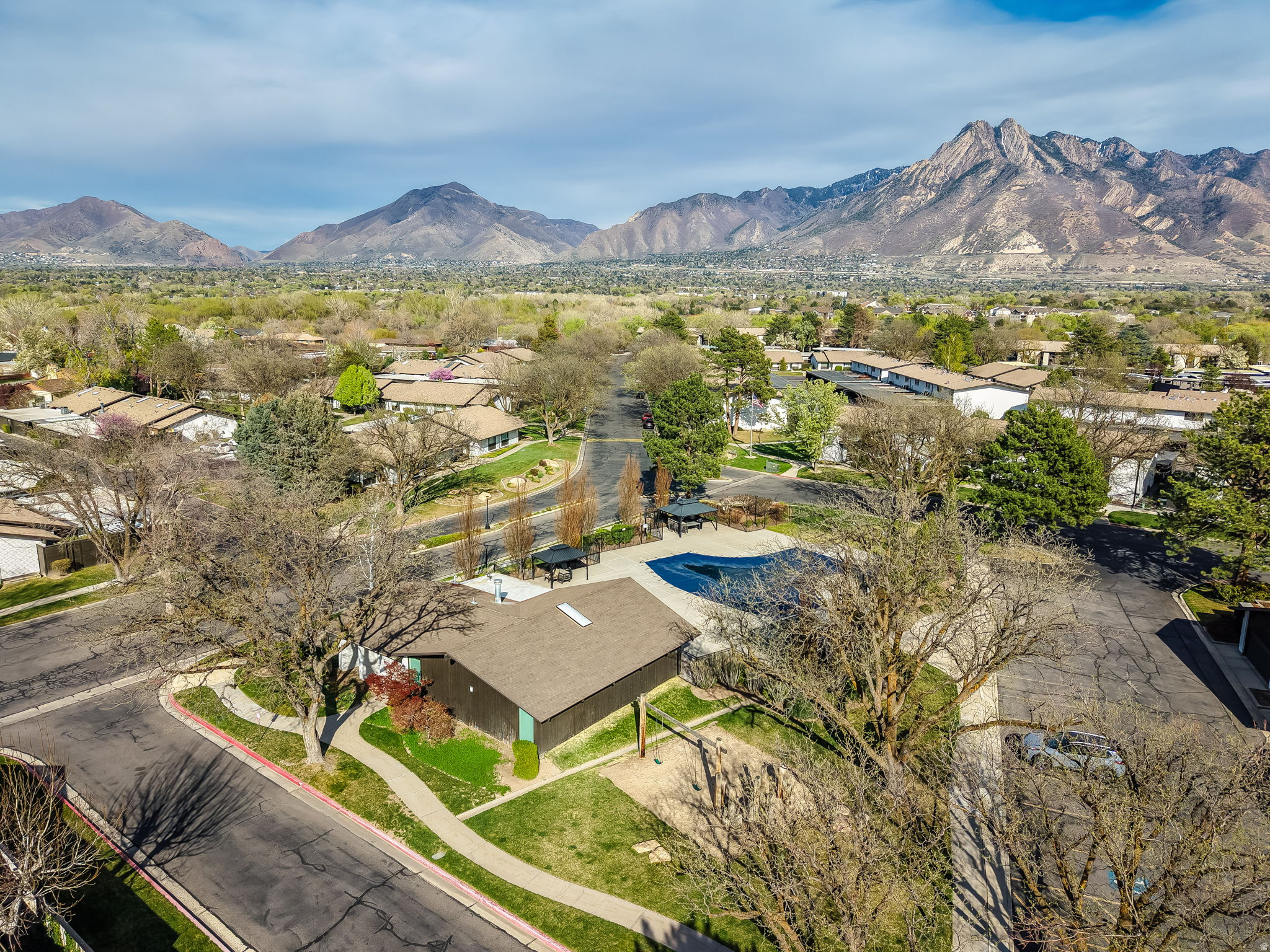 THREE FOUNTAINS EAST - Residential