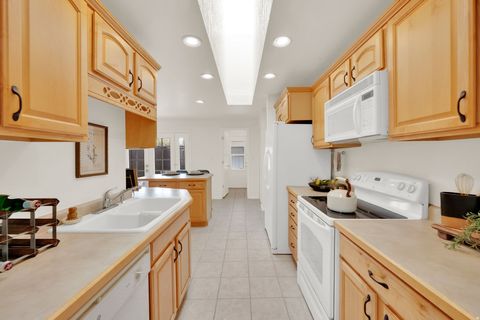 Tiny photo for 1047 E EASTGATE RD S, Murray, UT 84117 (MLS # 2147245)