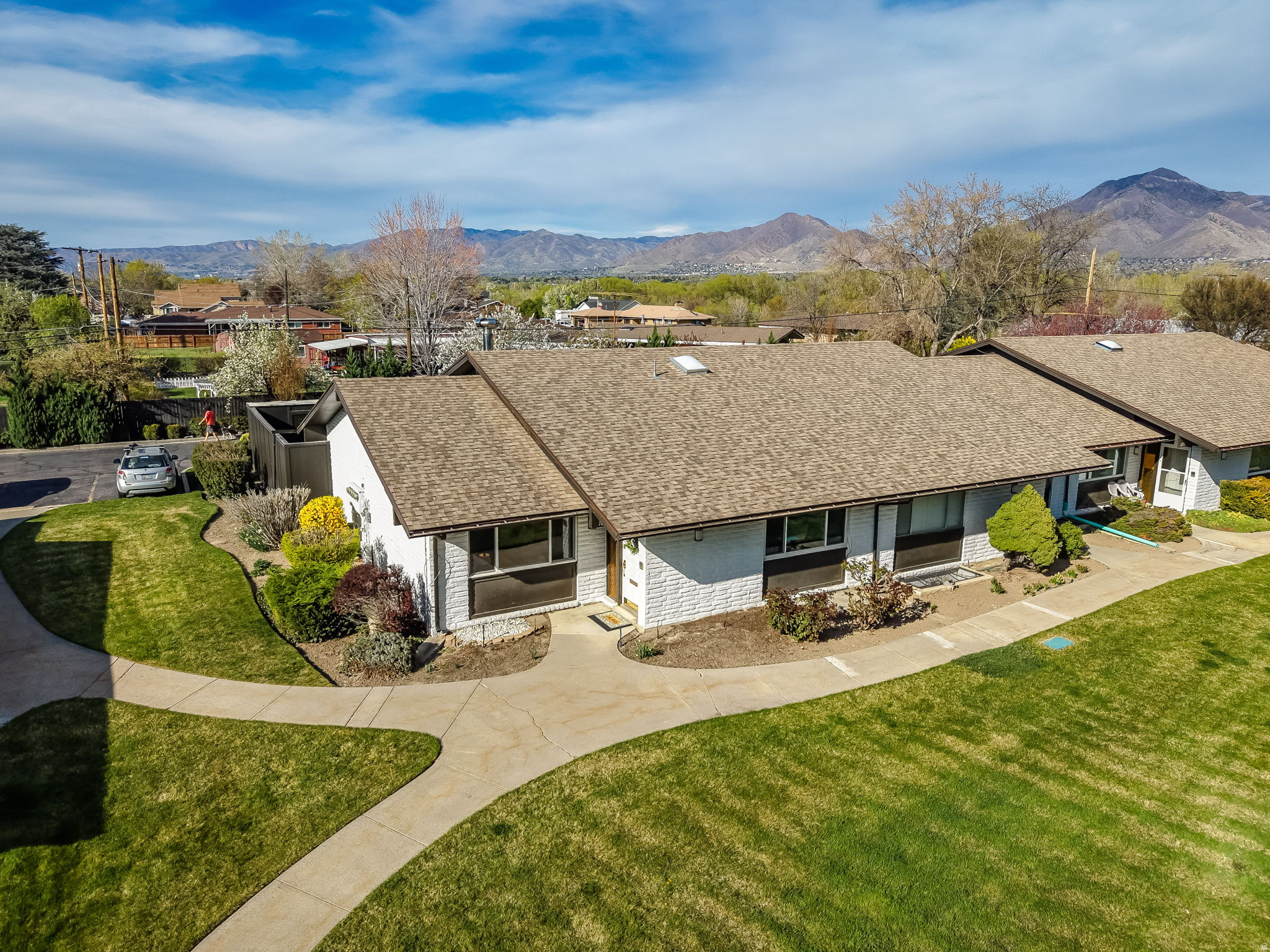 THREE FOUNTAINS EAST - Residential