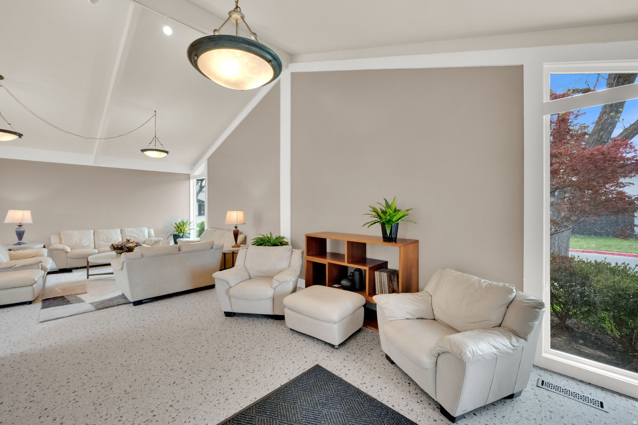 THREE FOUNTAINS EAST - Residential