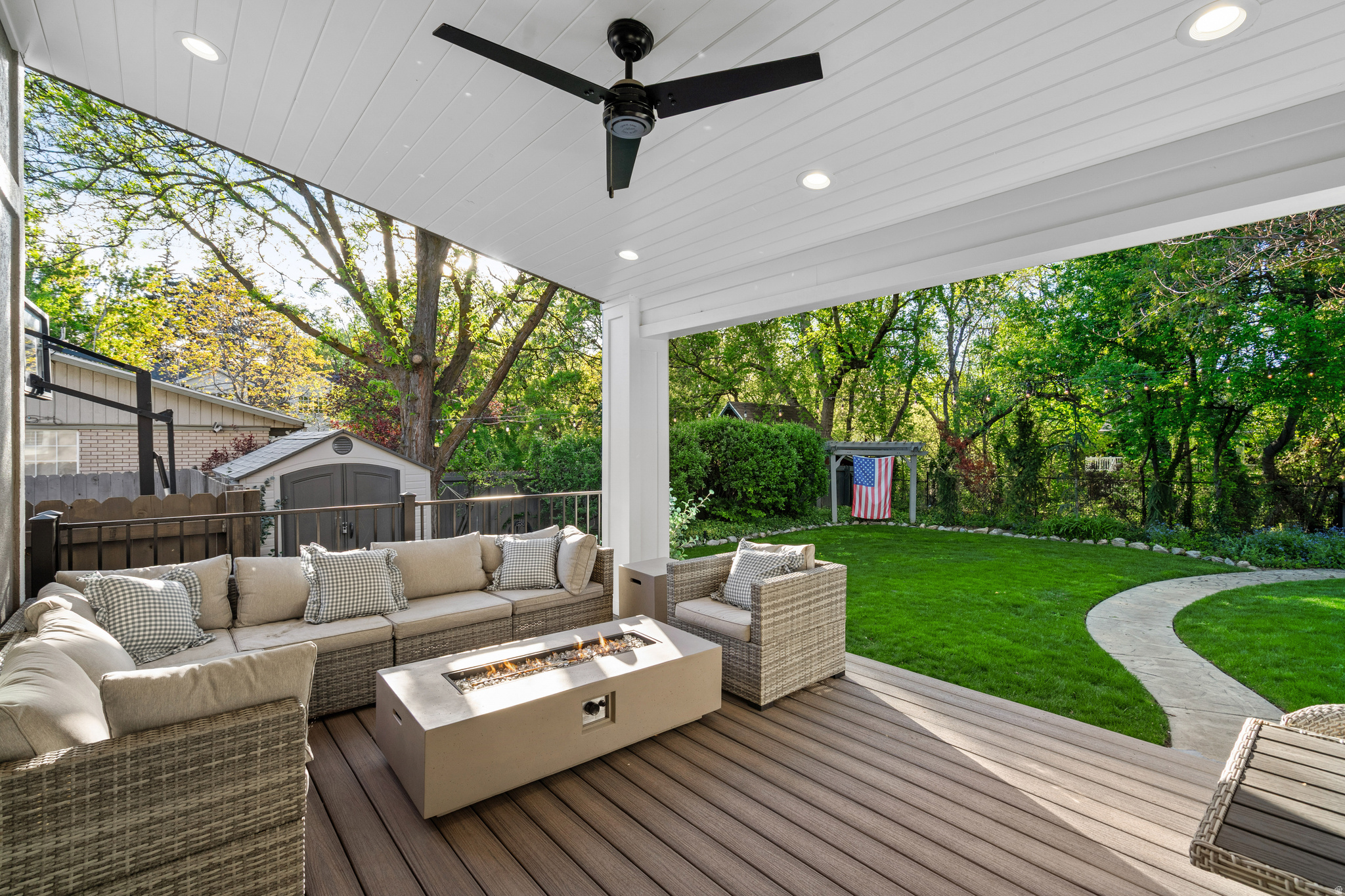SPRING CREEK - Residential