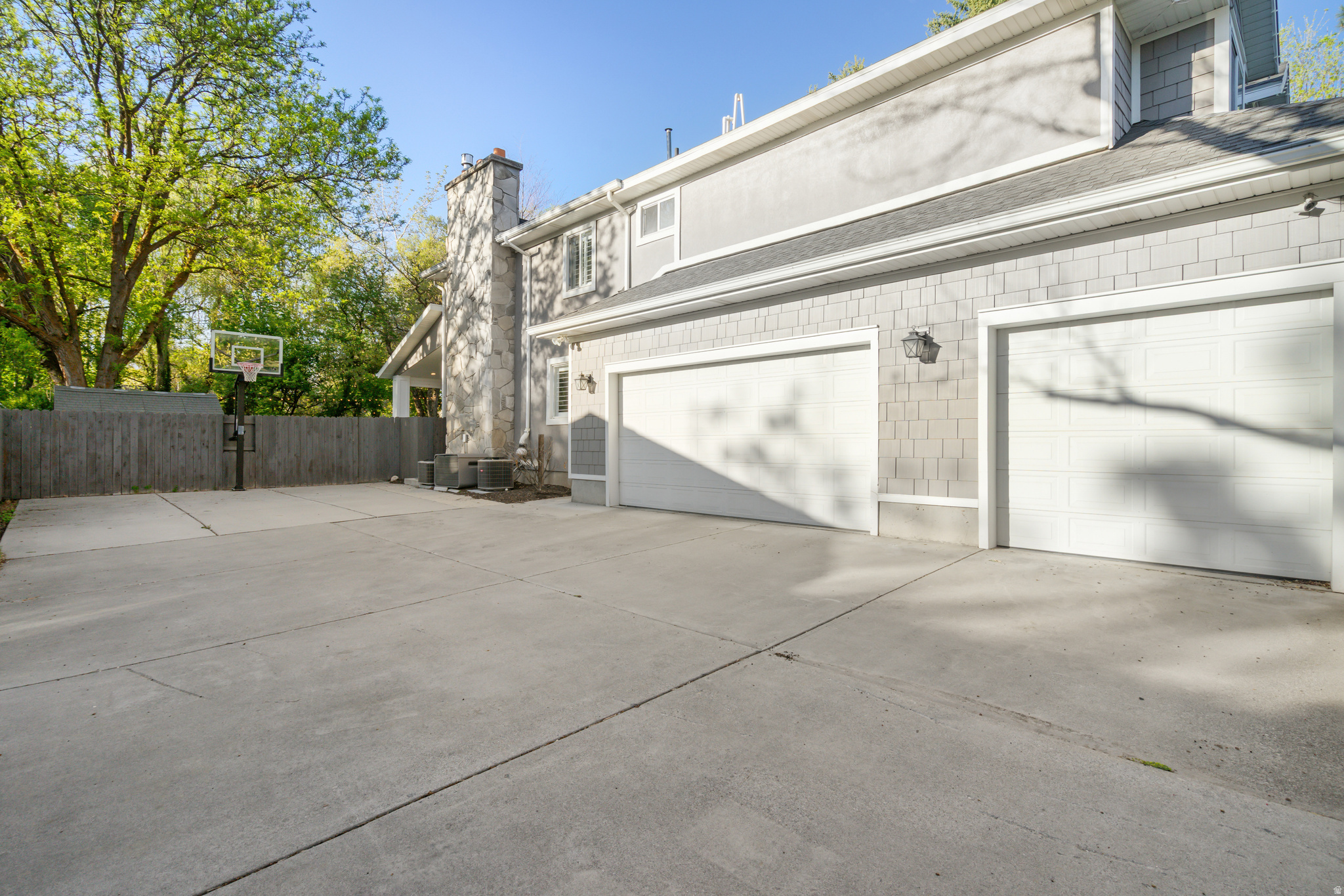 SPRING CREEK - Residential