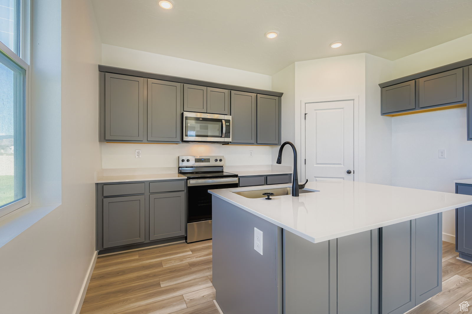 SUMMER SPRINGS - Residential