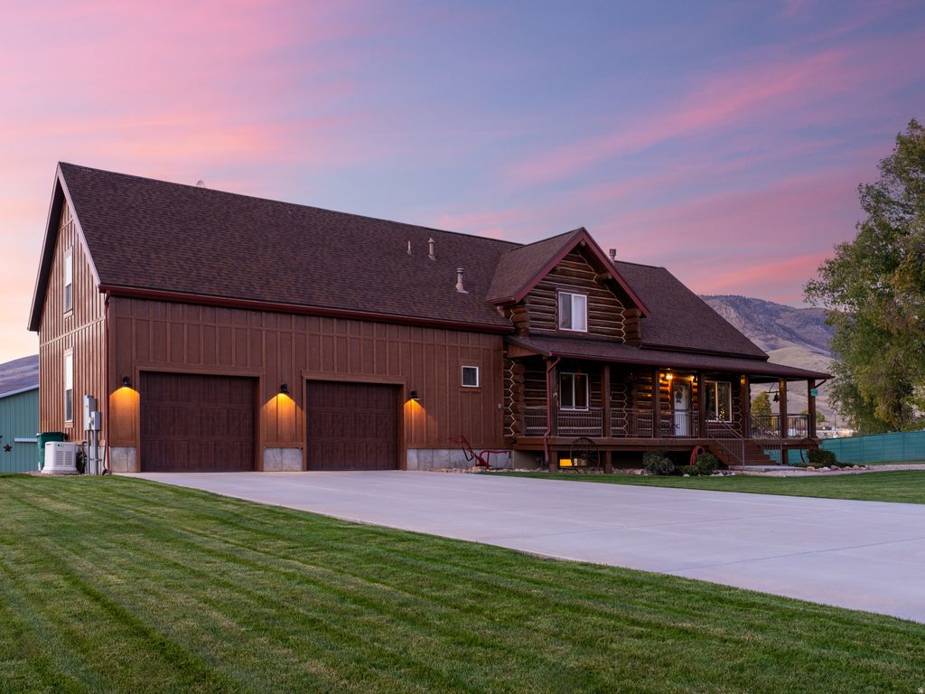 Photo of 7768 E 1075 N, Huntsville, UT 84317 (MLS # 2156949)