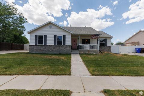 Photo of 2142 E FALL ST, Eagle Mountain, UT 84005 (MLS # 2101906)