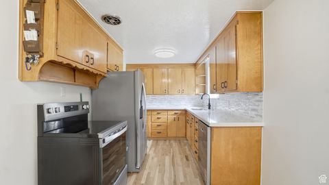 Tiny photo for 533 S 700 W, Payson, UT 84651 (MLS # 2116089)