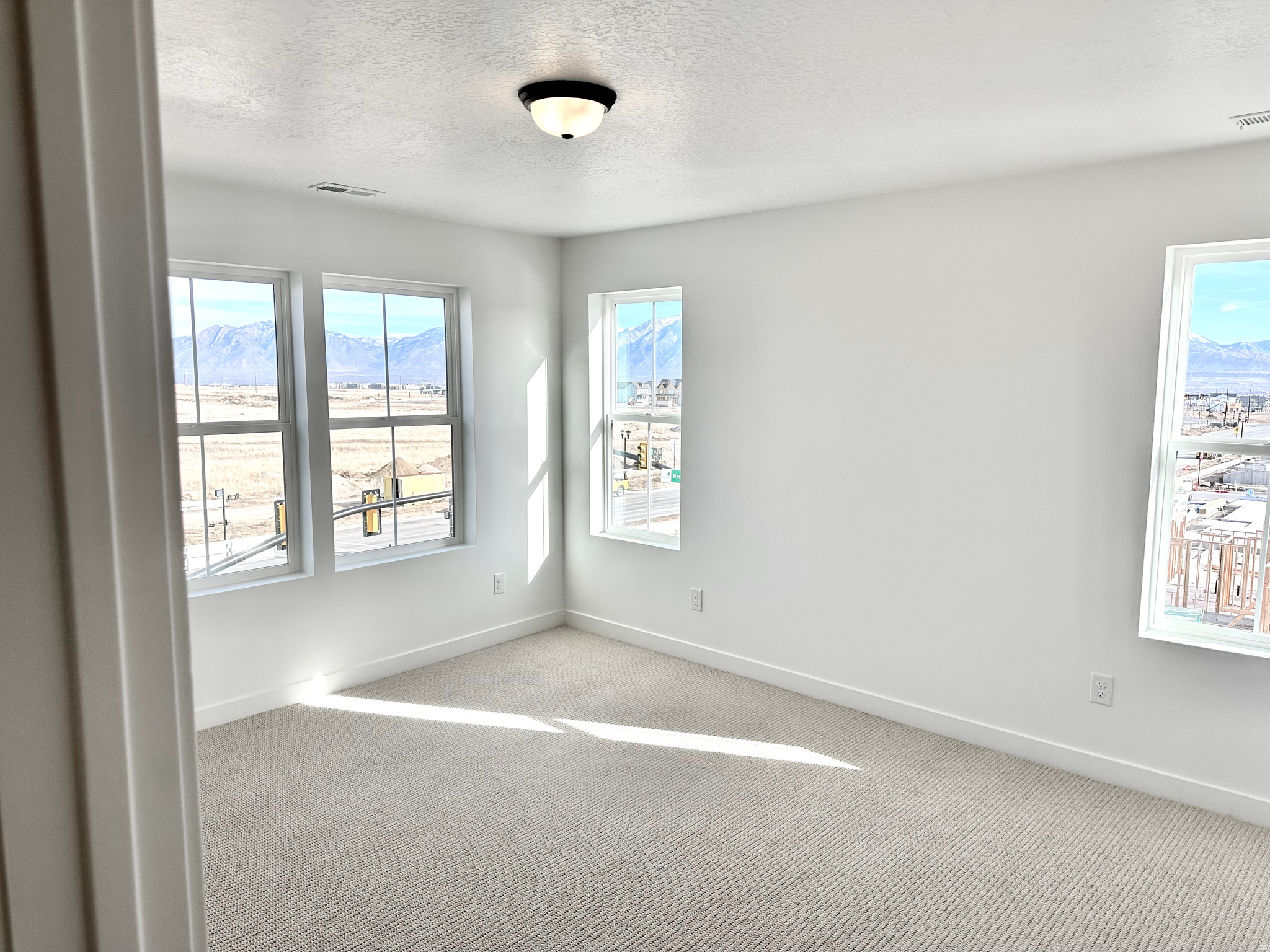 DAYBREAK - Residential